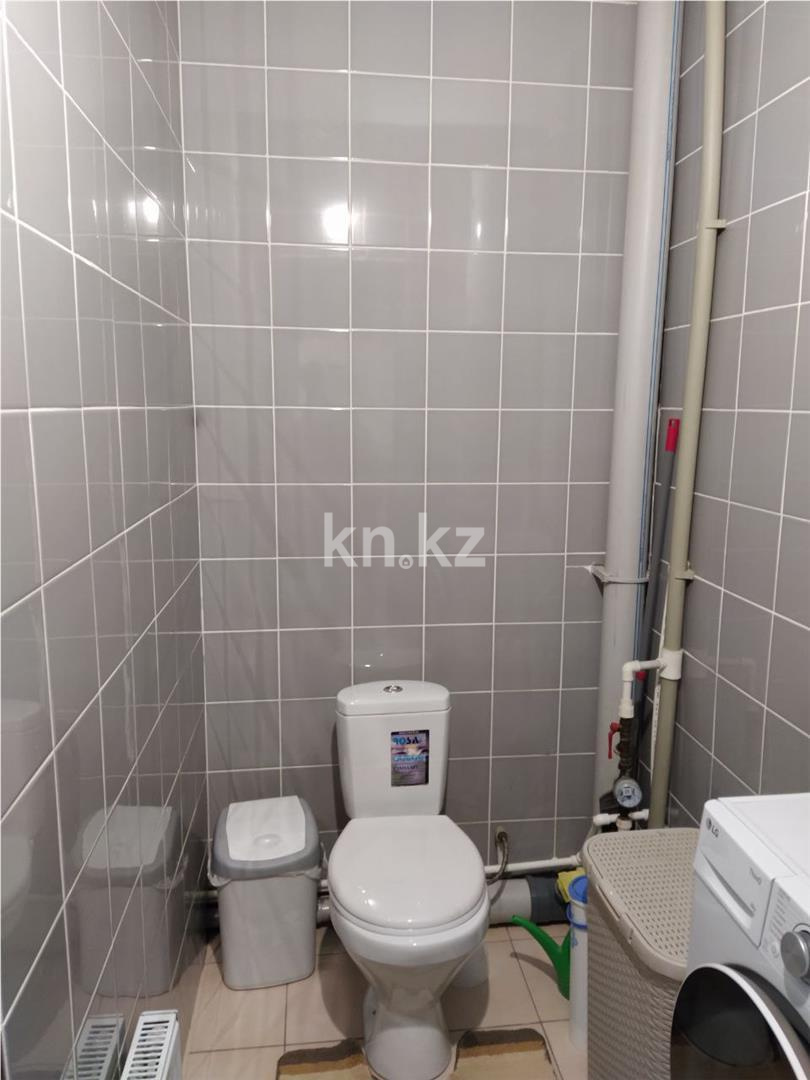 Продажа 3-комнатной квартиры, 98 м², пр. Шахтеров в Караганде - фото 10