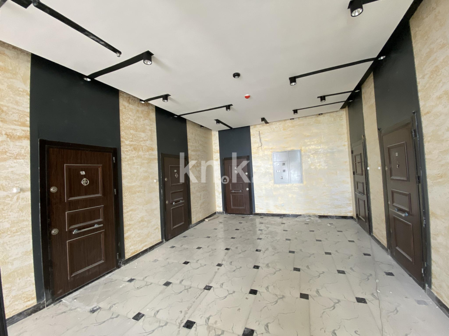 Продажа 5-комнатной квартиры, 191.2 м², ул. Сейфуллина, дом  5в в Атырау - фото 9