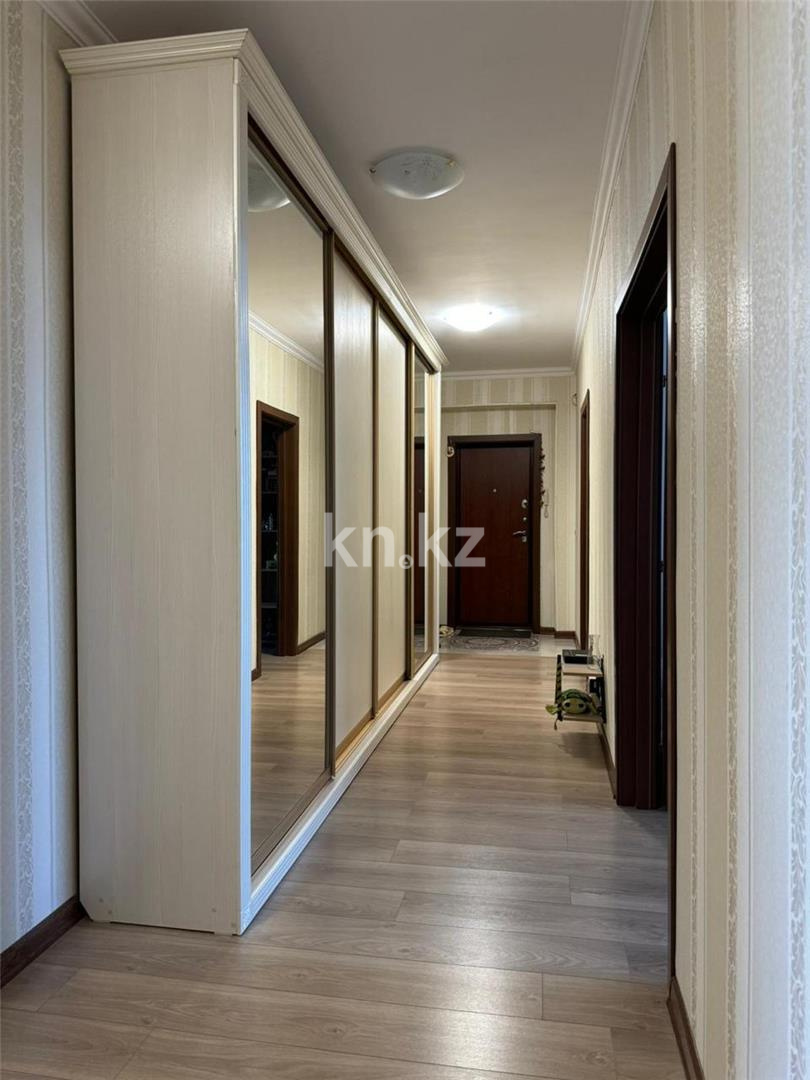 Продажа 3-комнатной квартиры, 90 м², пр. Шахтеров, дом  60 в Караганде - фото 4