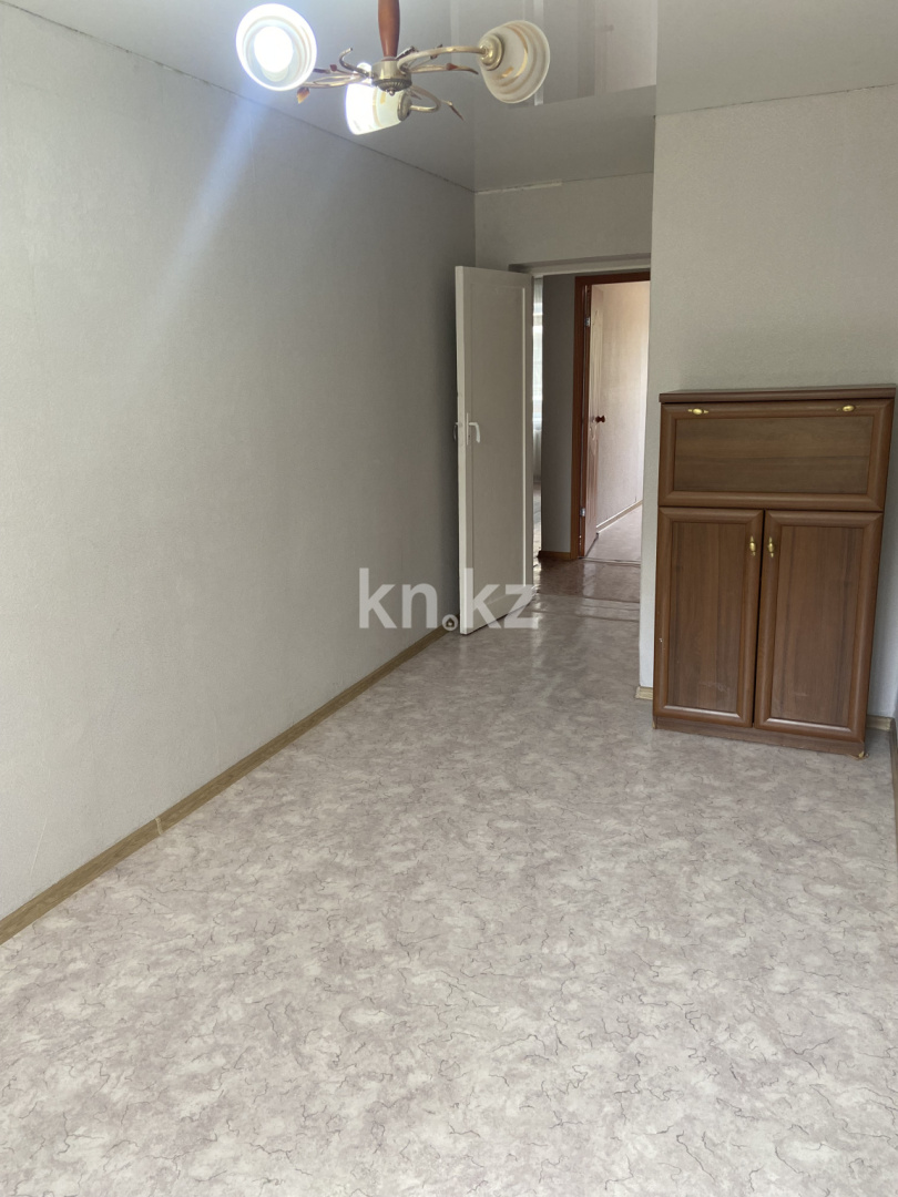 Продажа 3-комнатной квартиры, 55 м², 12-й мкр., дом  29 в Караганде - фото 5