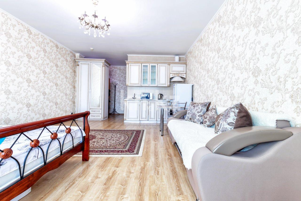 Аренда 1-комнатной квартиры посуточно, 50 м², ул. Достык, дом  5 - ул. Сауран в Астане - фото 2