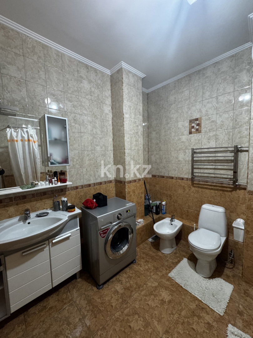 Продажа 1-комнатной квартиры, 65.4 м², ул. Шевченко в Алматы - фото 10