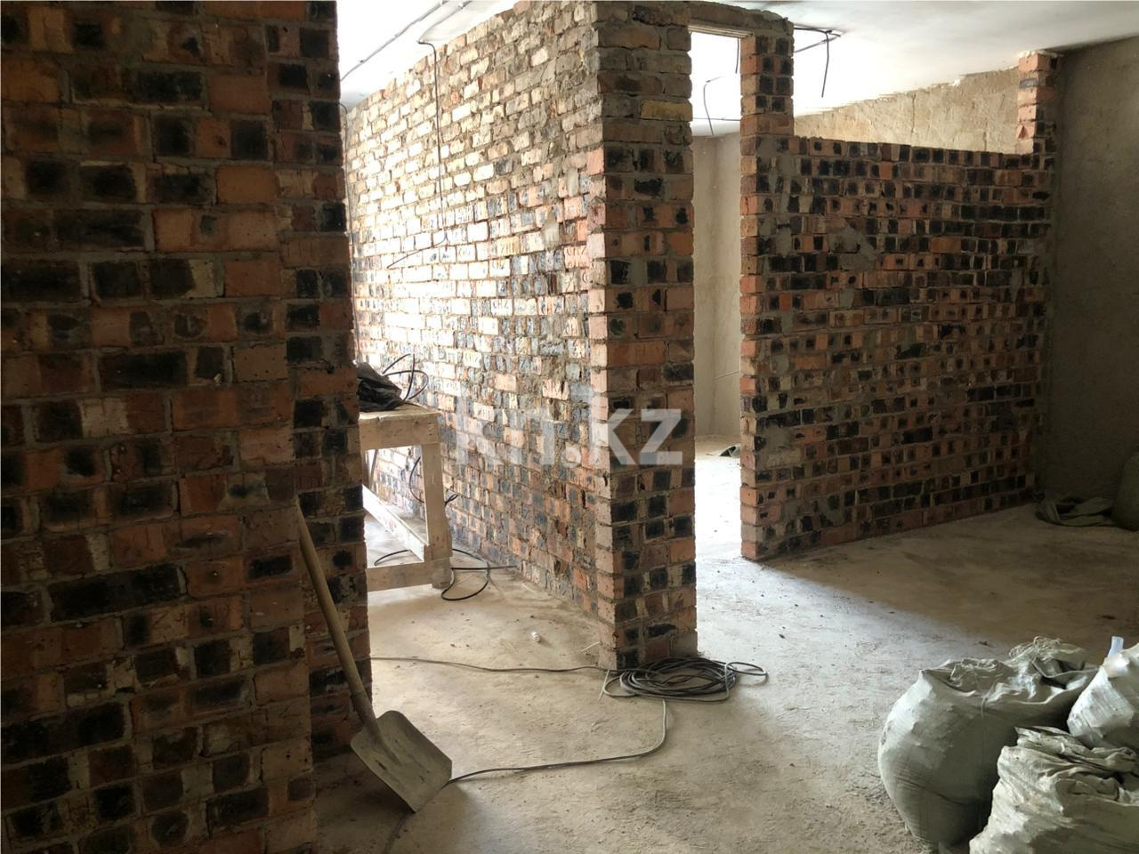 Продажа 3-комнатной квартиры, 70 м², ул. Букетова, дом  60а блок 1 в Караганде - фото 2