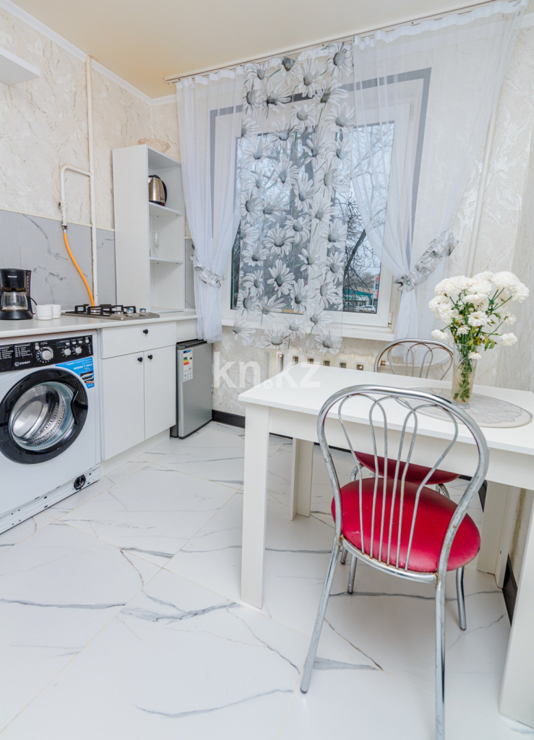 Аренда 1-комнатной квартиры посуточно, 40 м², пр. Абулхаир Хана, дом  159 в Уральске - фото 2