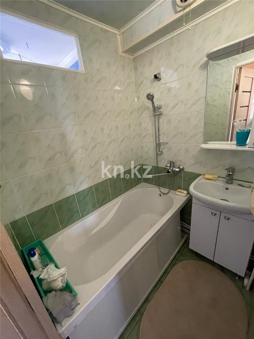Продажа 3-комнатной квартиры, 62 м², ул. Муканова в Караганде - фото 13