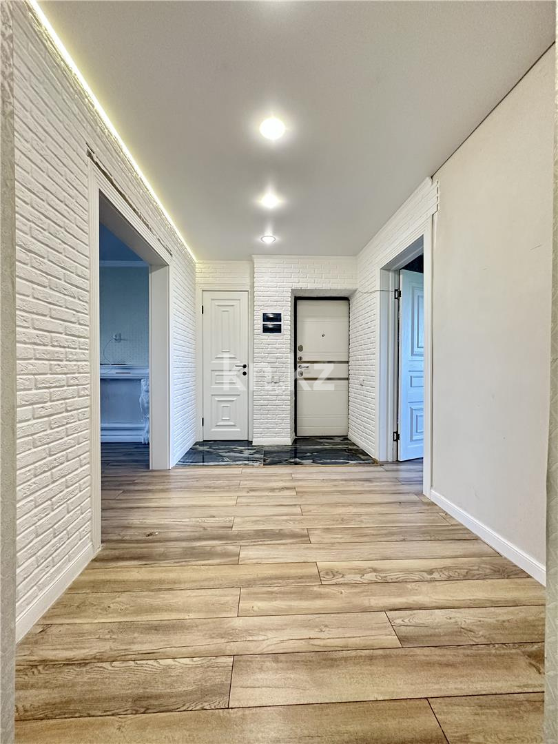 Продажа 4-комнатной квартиры, 79 м², ул. Крылова в Караганде - фото 20