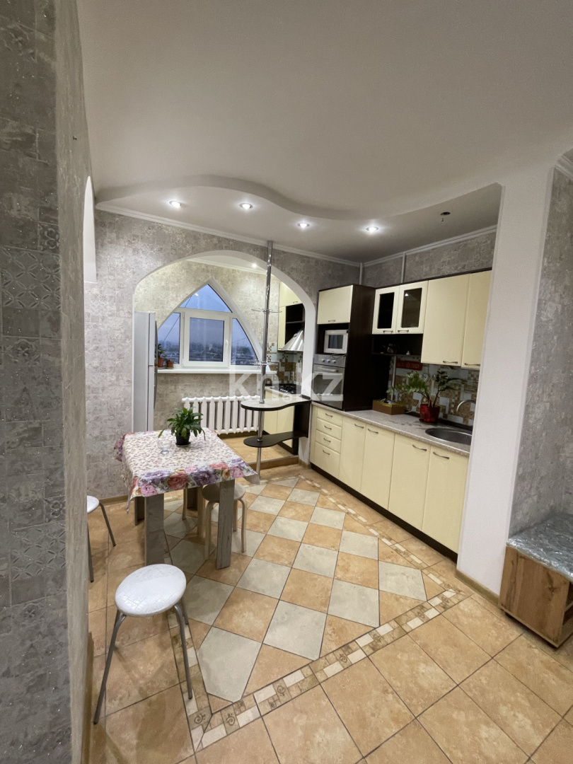 Аренда 2-комнатной квартиры, 66 м², Ислама Каримова, дом  52 - ул. Толе би в Алматы - фото 8