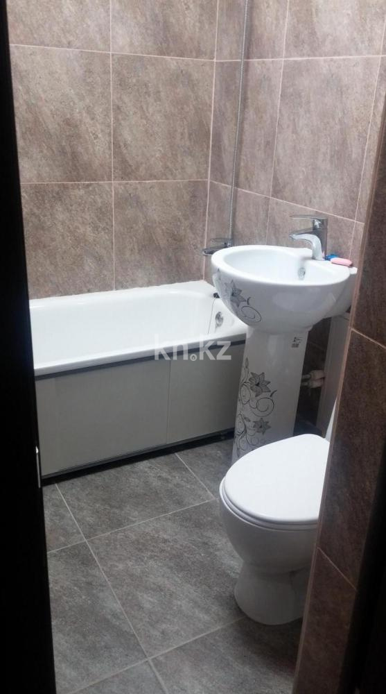 Аренда 1-комнатной квартиры посуточно, 34 м², пр. Бухар-жырау, дом  70 в Караганде - фото 10