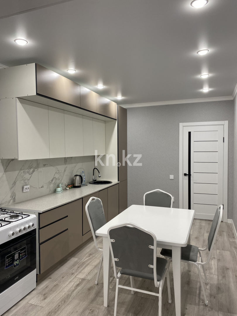 Аренда 1-комнатной квартиры посуточно, 68 м², ул. Самал, дом  86 в Уральске - фото 4