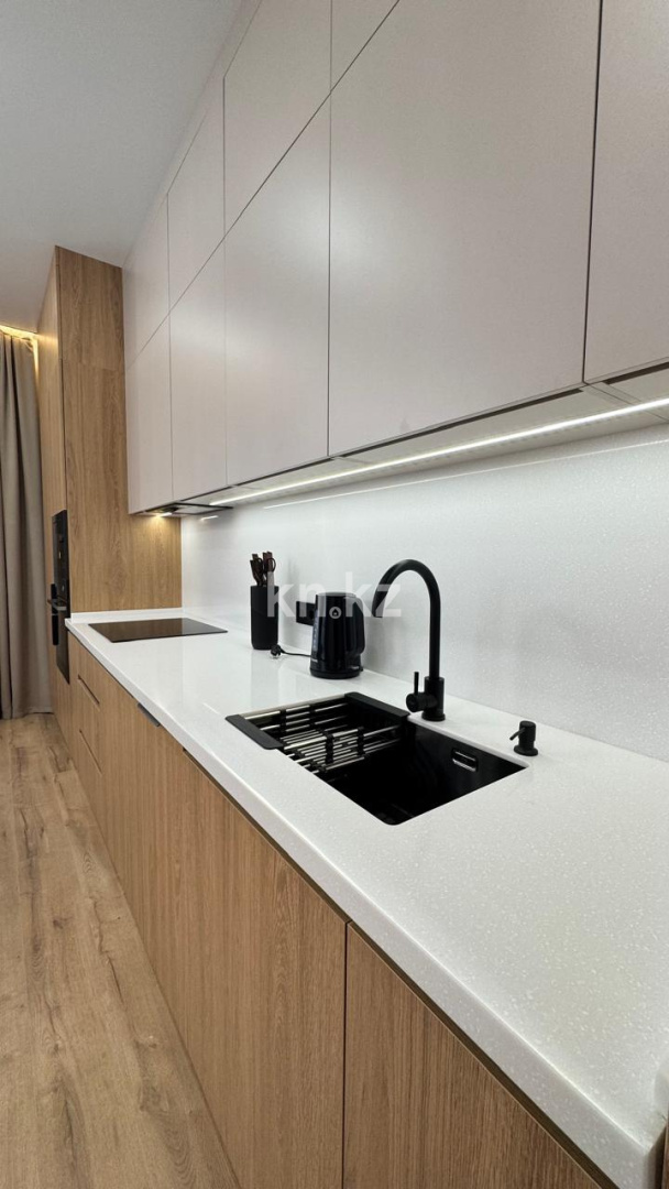 Аренда 3-комнатной квартиры, 90 м², пр. Аль-Фараби в Алматы - фото 3