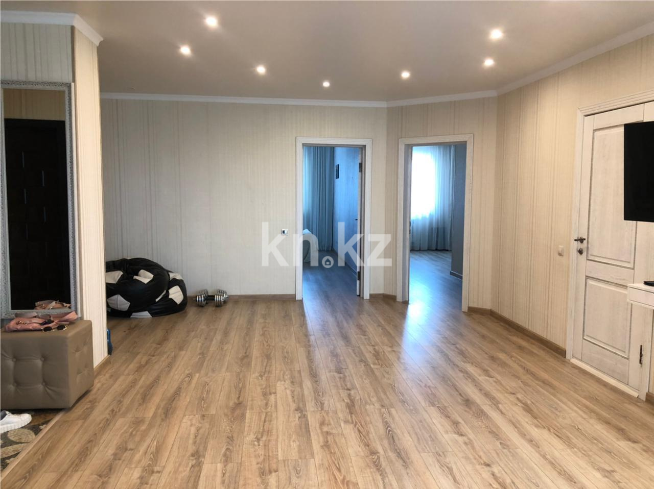 Продажа 3-комнатной квартиры, 96 м², ул. Абая, дом  61/2 в Караганде - фото 4