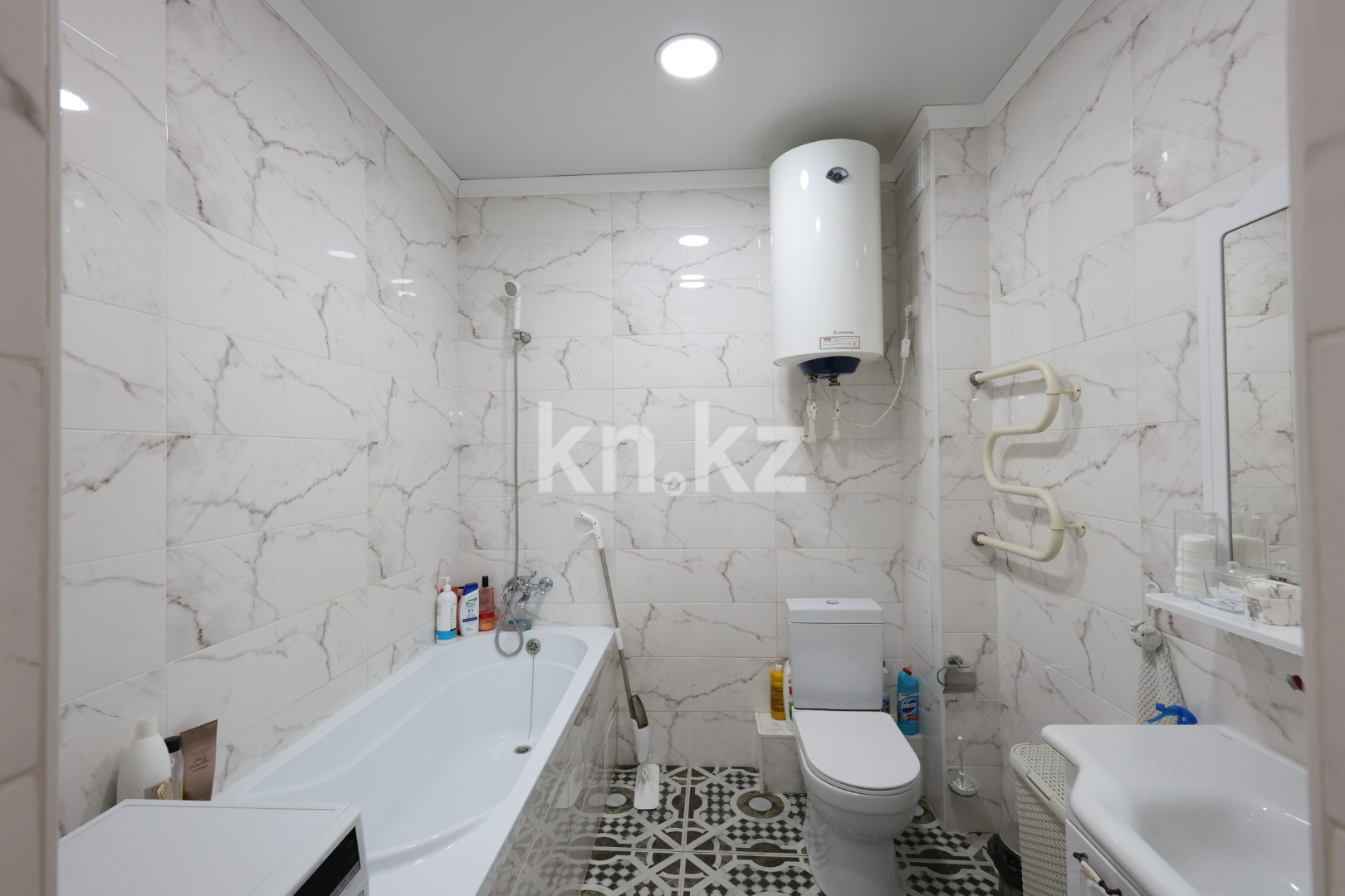 Продажа 3-комнатной квартиры, 104 м², мкр-н Орбита-1, дом  16/3 в Караганде - фото 16