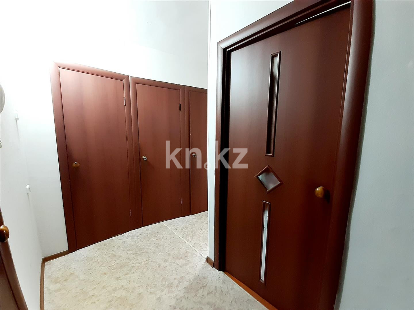 Продажа 2-комнатной квартиры, 44 м², 14 мкр. в Караганде - фото 10