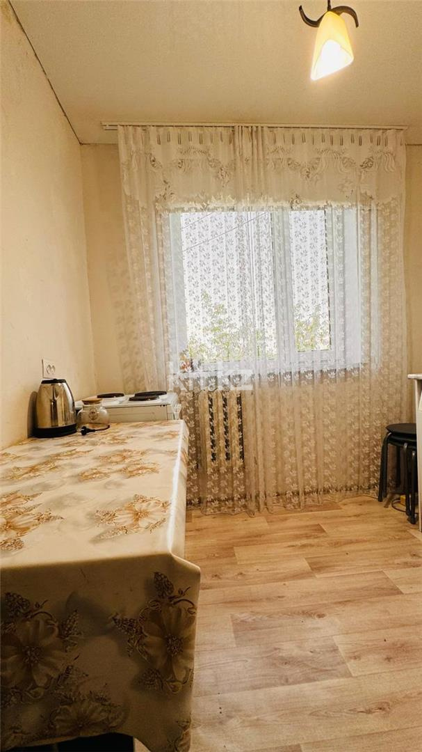 Продажа 3-комнатной квартиры, 48 м², 17-й мкр., дом  52 в Караганде - фото 9