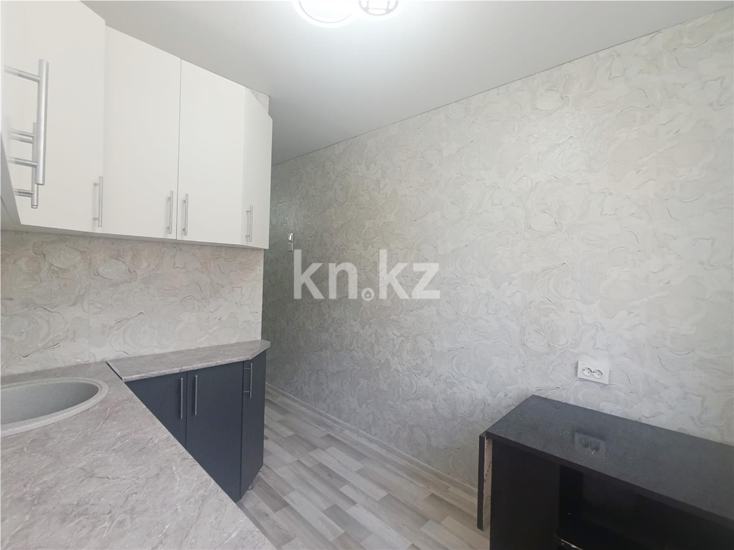 Продажа 2-комнатной квартиры, 45 м², 23 мкр., дом  17 в Караганде - фото 2