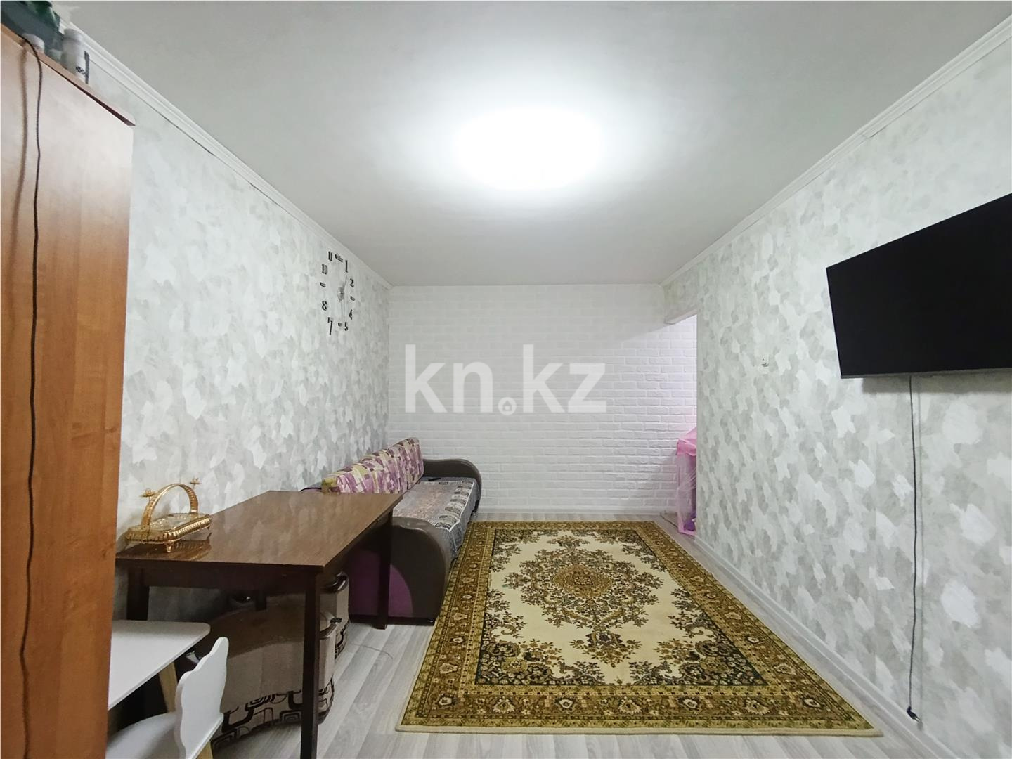 Продажа 2-комнатной квартиры, 42 м², 23-й мкр., дом  10 в Караганде - фото 2