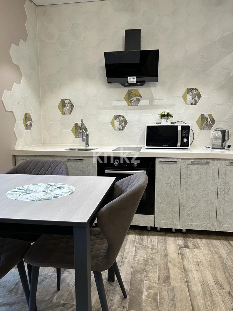 Аренда 1-комнатной квартиры посуточно, 44 м², Исы Байзакова, дом  133 в Павлодаре - фото 7