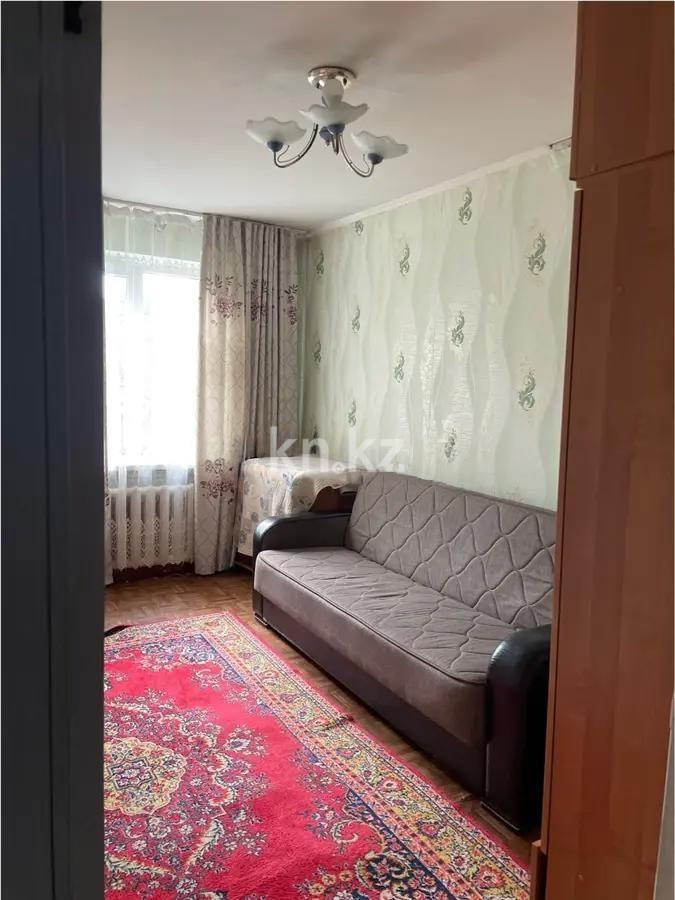 Продажа 3-комнатной квартиры, 60 м², мкр-н Аксай-2, дом  69 в Алматы