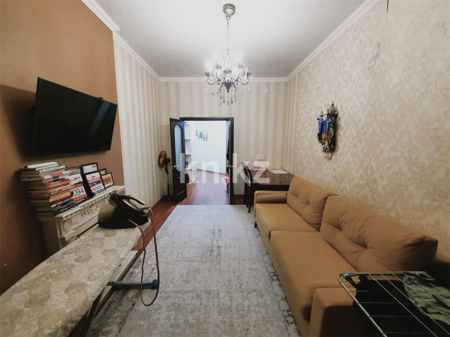 Продажа 2-комнатной квартиры, 55 м², ул. Абая, дом  16 в Караганде - фото 2