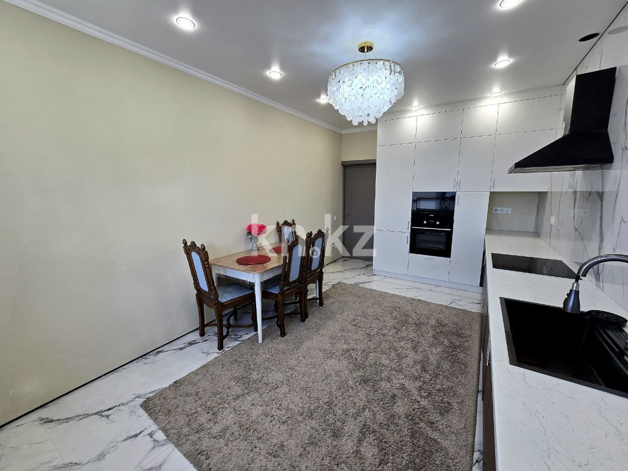 Продажа 3-комнатной квартиры, 111 м², ул. Утепова в Алматы - фото 7