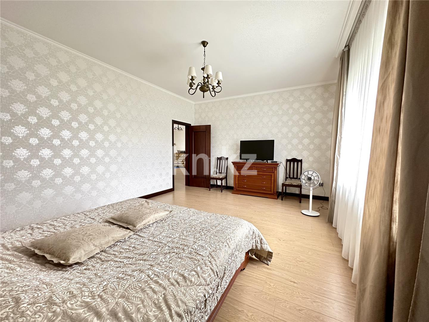 Продажа 6-комнатного дома, 400.7 м², ул. Жанибекова в Караганде - фото 5