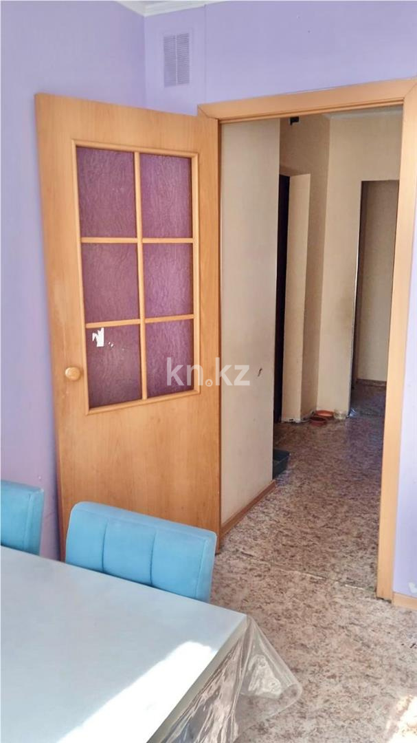 Продажа 3-комнатной квартиры, 63 м², мкр-н Голубые Пруды, дом  12 в Караганде - фото 17