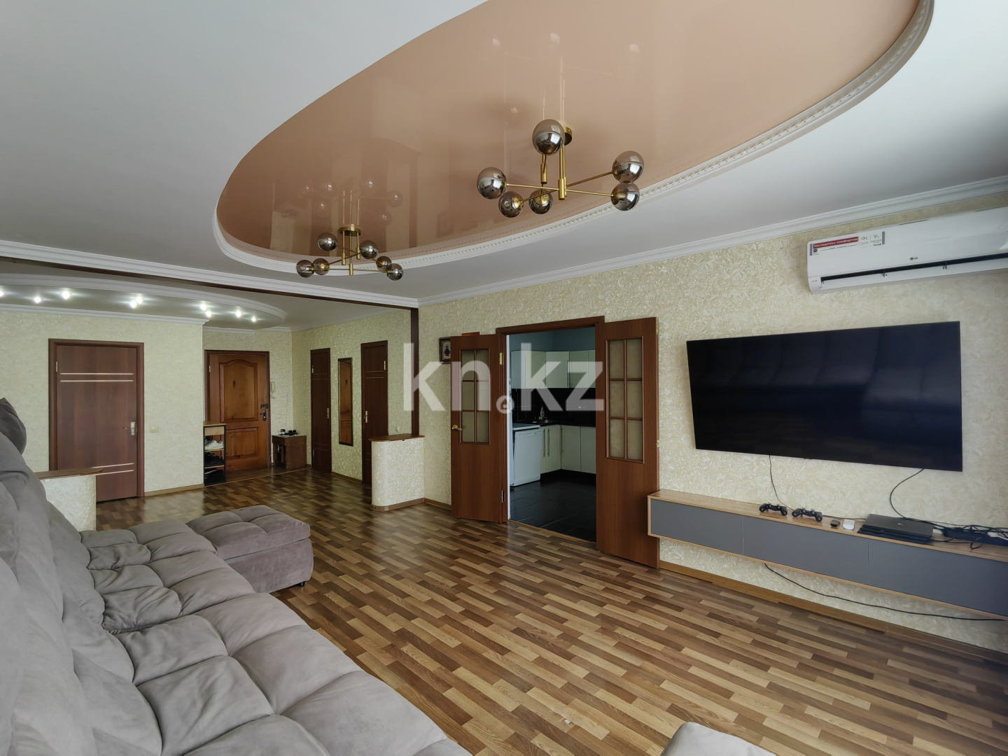 Продажа 4-комнатной квартиры, 122 м², пр. Республики, дом  40 в Караганде - фото 6