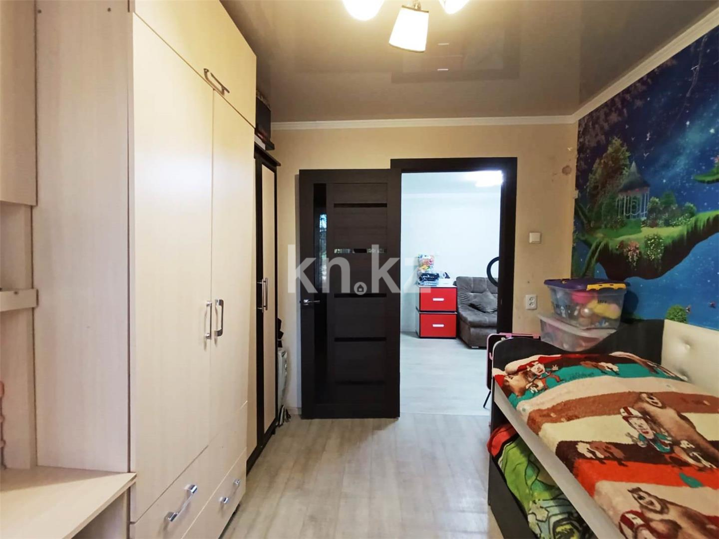 Продажа 3-комнатной квартиры, 48 м², 17-й мкр., дом  55 в Караганде - фото 7