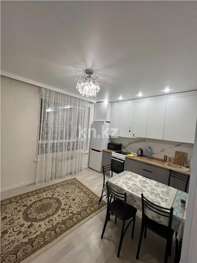 Продажа 1-комнатной квартиры, 40 м², ул. Нажимеденова, дом  64 в Астане - фото 2