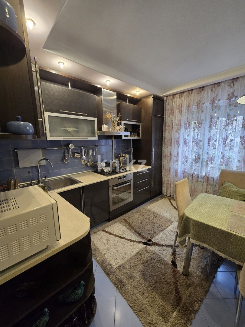 Продажа 4-комнатной квартиры, 80 м², ул. Жандосова в Алматы - фото 3