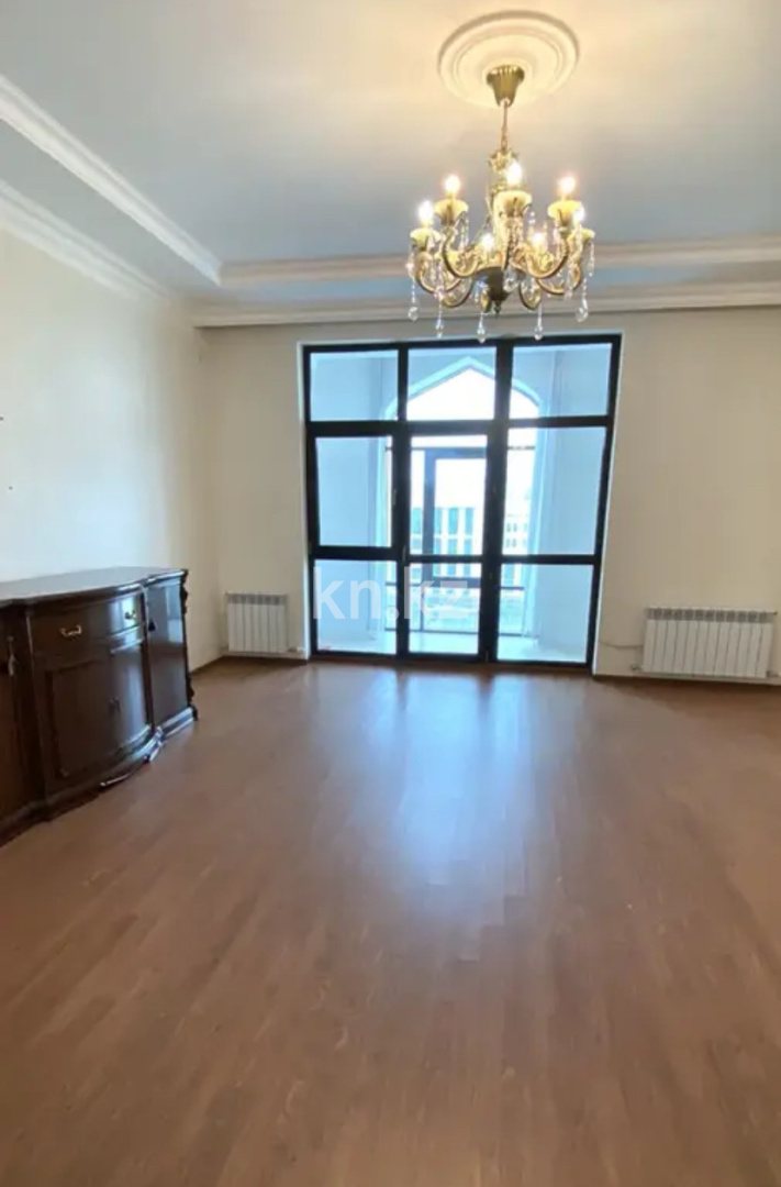 Аренда 4-комнатной квартиры, 180 м², пр. Мангилик Ел, дом  28 в Астане