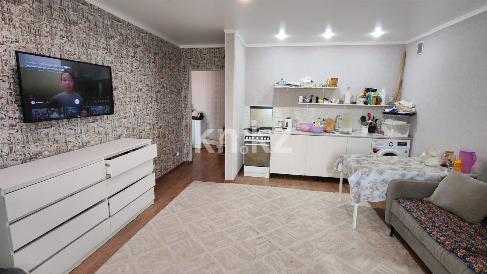 Продажа 2-комнатной квартиры, 49 м², ул. Сарыарка в Караганде - фото 3