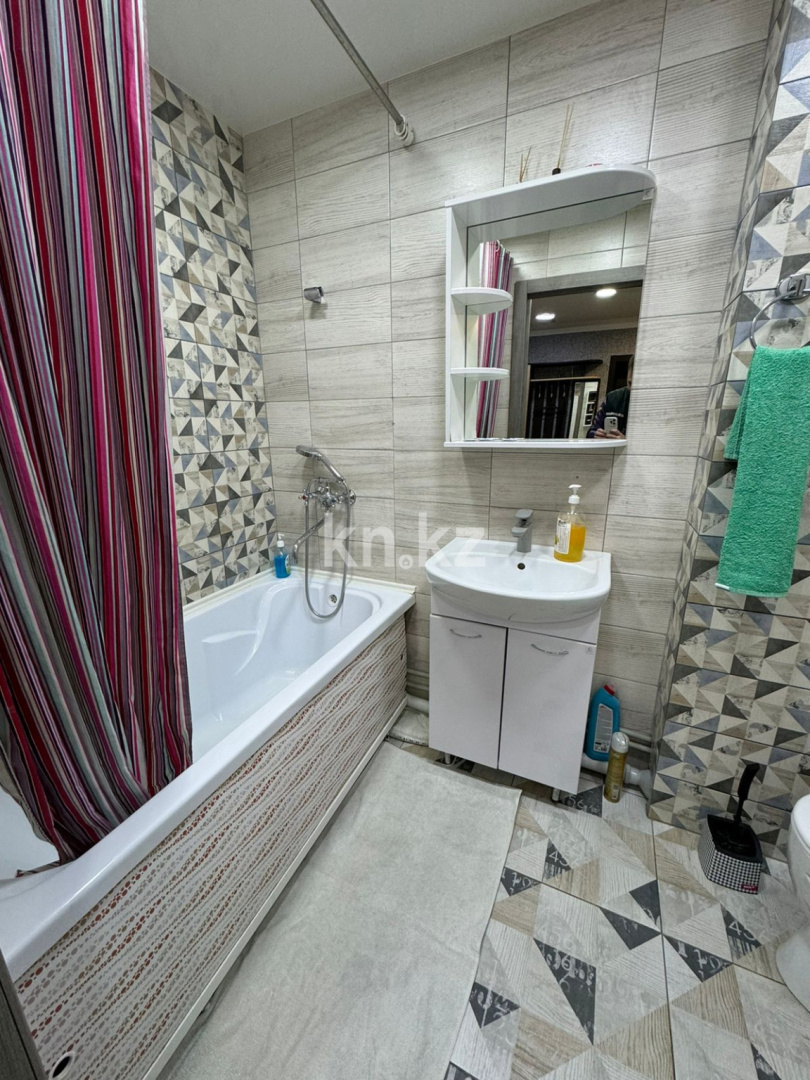 Аренда 3-комнатной квартиры посуточно, 88 м², ул. Набережная Славского, дом  48 в Усть-Каменогорске - фото 33