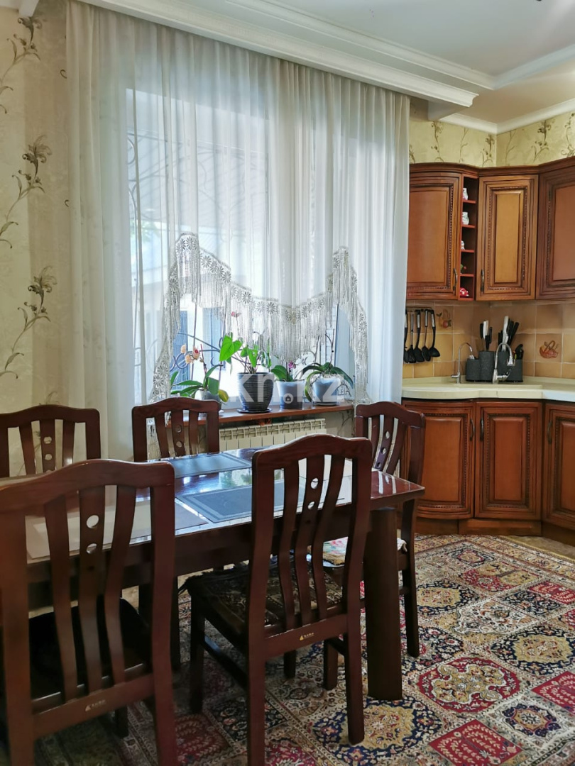 Продажа 5-комнатного дома, 205 м², ул. Сокольского в Алматы