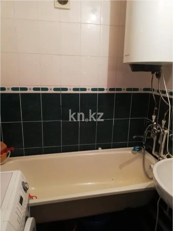 Продажа 3-комнатной квартиры, 65 м², ул. Академическая, дом  9/2 в Караганде - фото 4