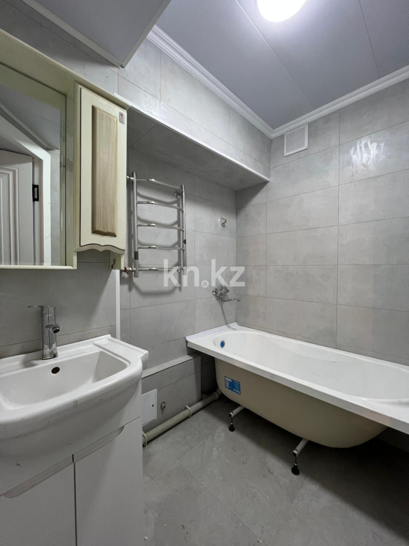 Продажа 3-комнатной квартиры, 63 м², ул. Бокейханова в Алматы - фото 4