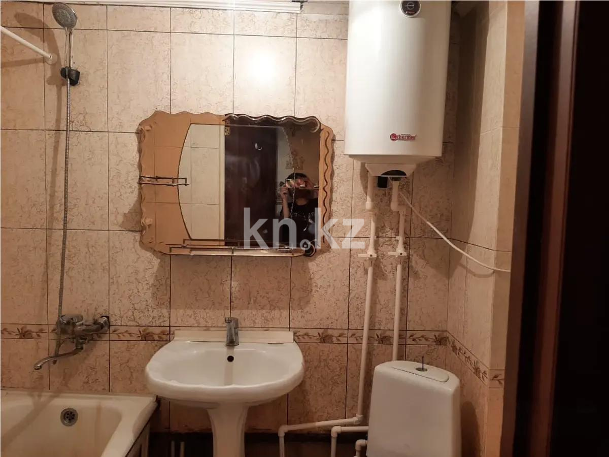 Продажа 3-комнатной квартиры, 49 м², ул. Муканова, дом  2 в Караганде - фото 5