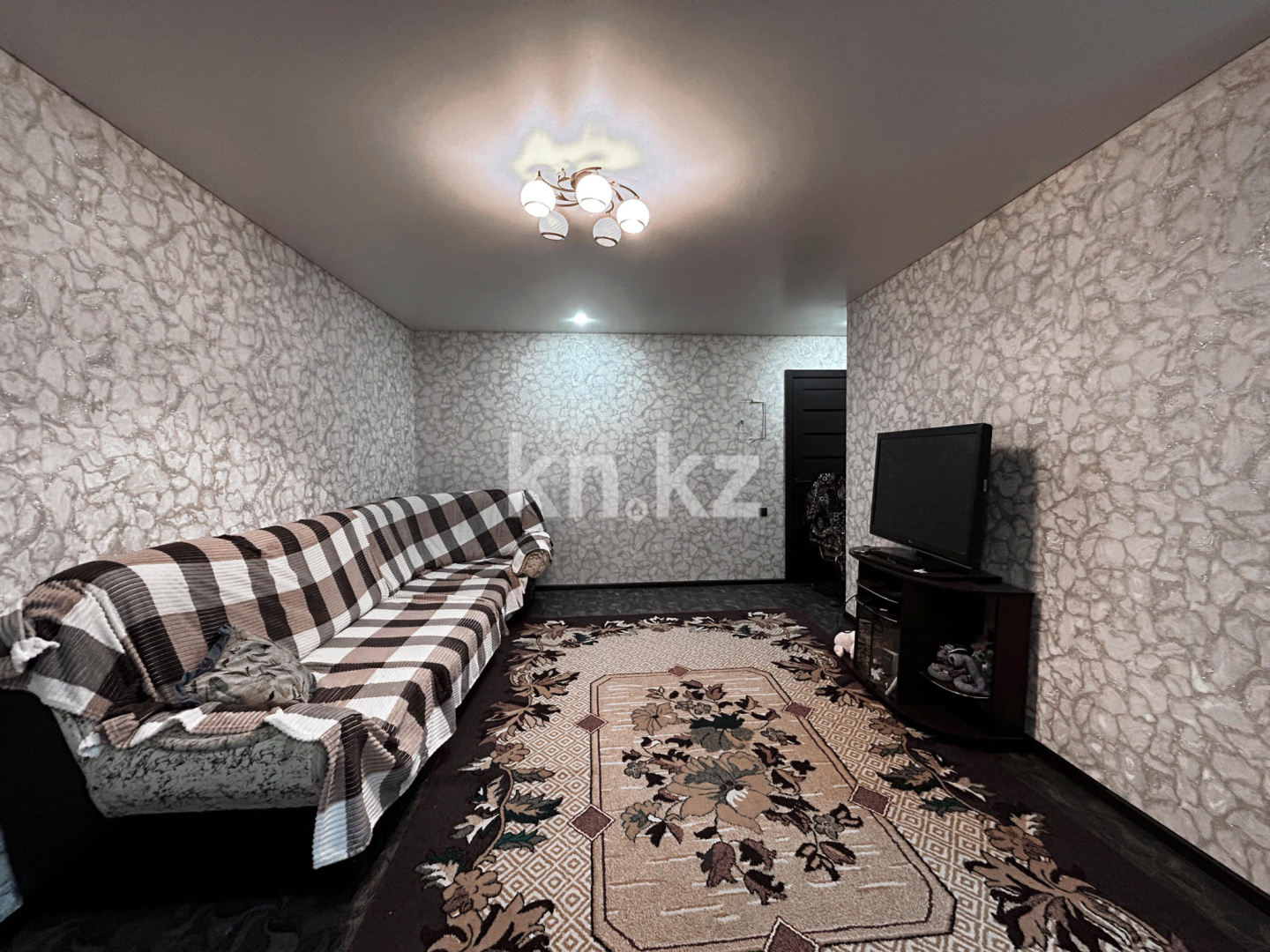 Продажа 2-комнатной квартиры, 42 м², ул. Пичугина в Караганде - фото 2