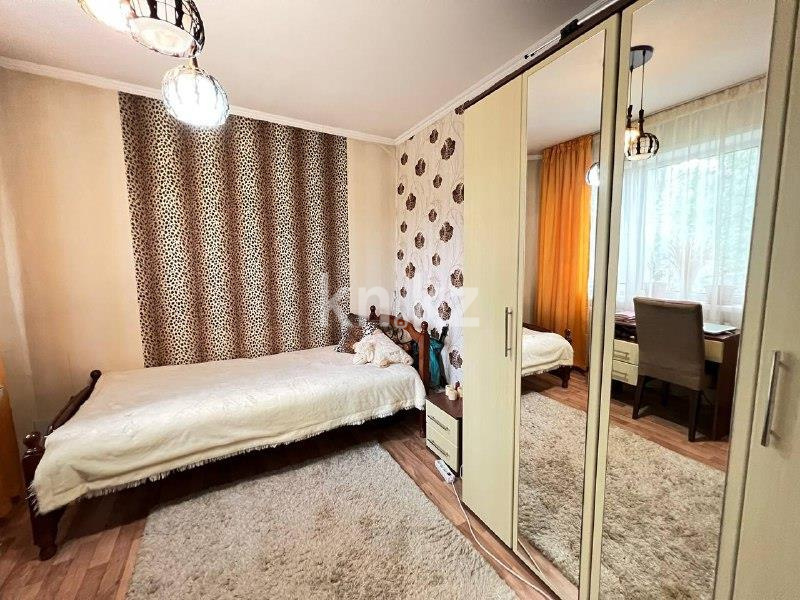 Продажа 4-комнатной квартиры, 61 м², мкр-н 17, дом  39 в Караганде - фото 4