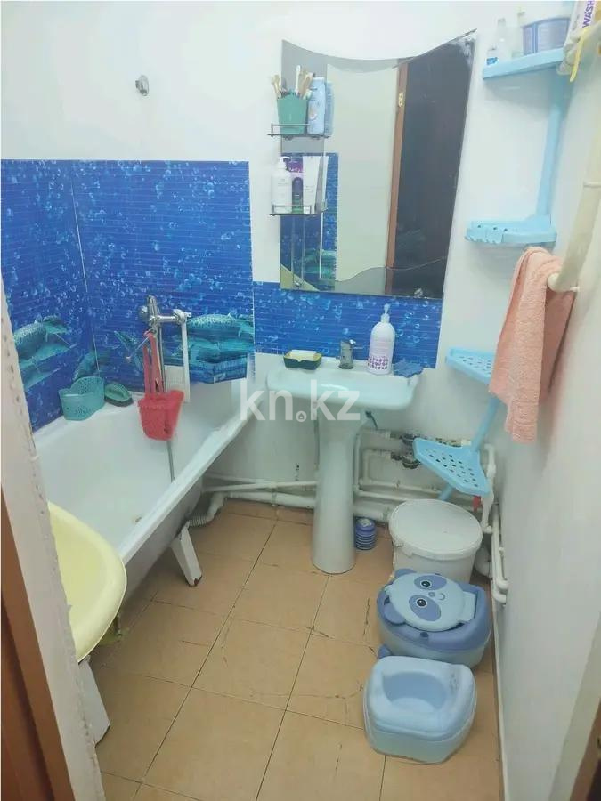 Продажа 2-комнатной квартиры, 56 м², ул. Бирюзова, дом  41 в Караганде - фото 3