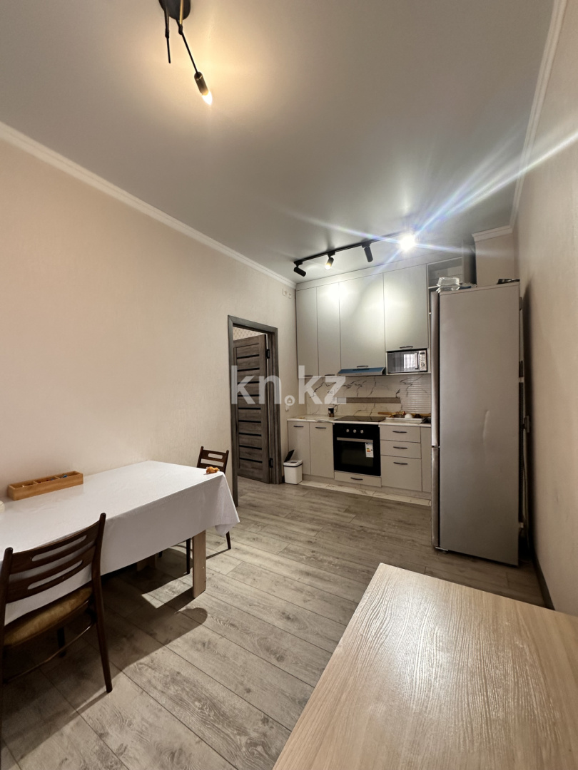 Продажа 2-комнатной квартиры, 66 м², ул. Ашимова, дом  21 в Караганде - фото 11