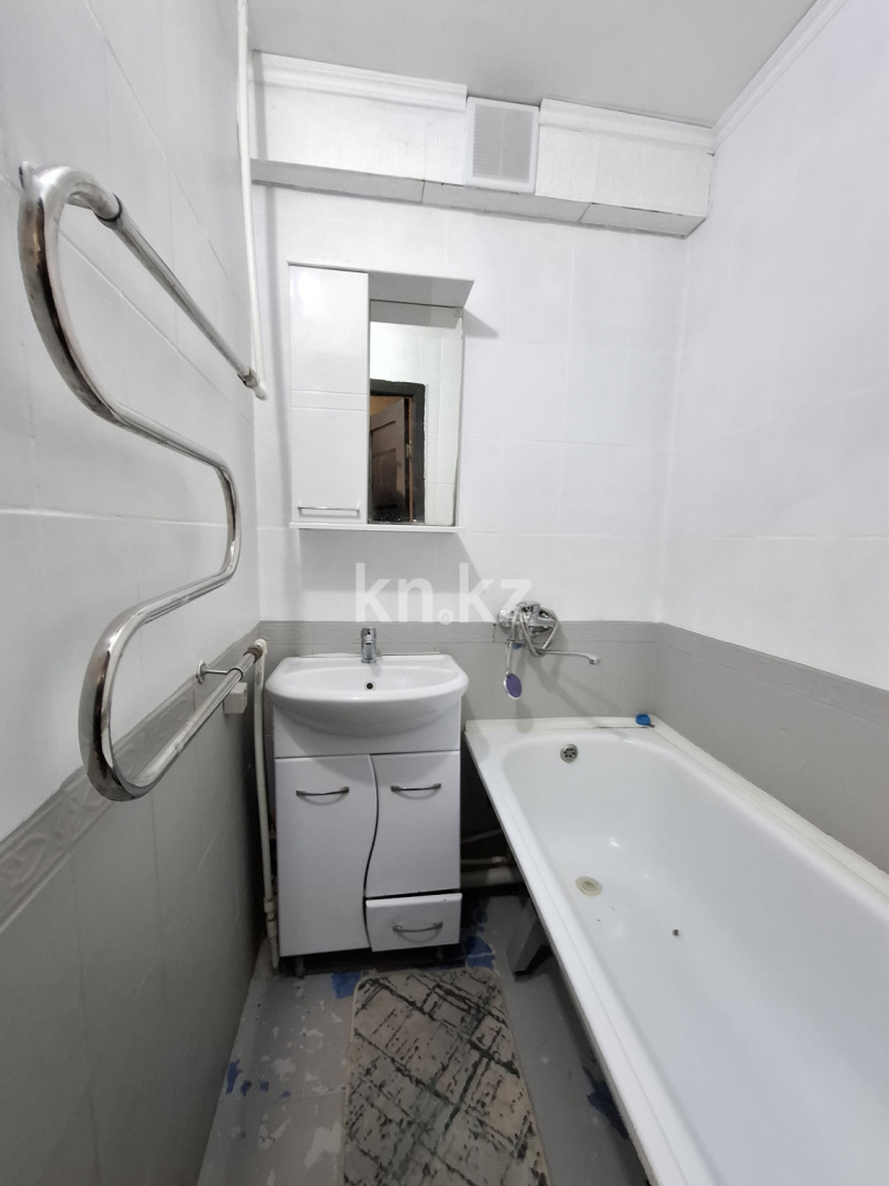 Продажа 3-комнатной квартиры, 62 м², мкр-н 16, дом  49 в Караганде - фото 4