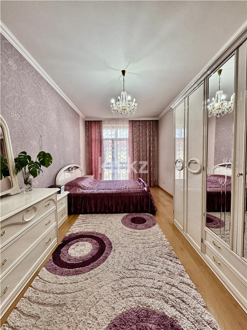 Продажа 3-комнатной квартиры, 132 м², ул. Абая, дом  5 в Караганде - фото 15