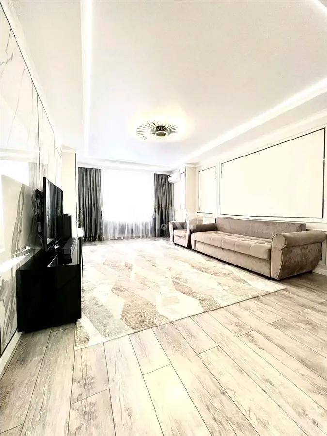 Продажа 3-комнатной квартиры, 95 м², пр. Кошкарбаева, дом  48 в Астане