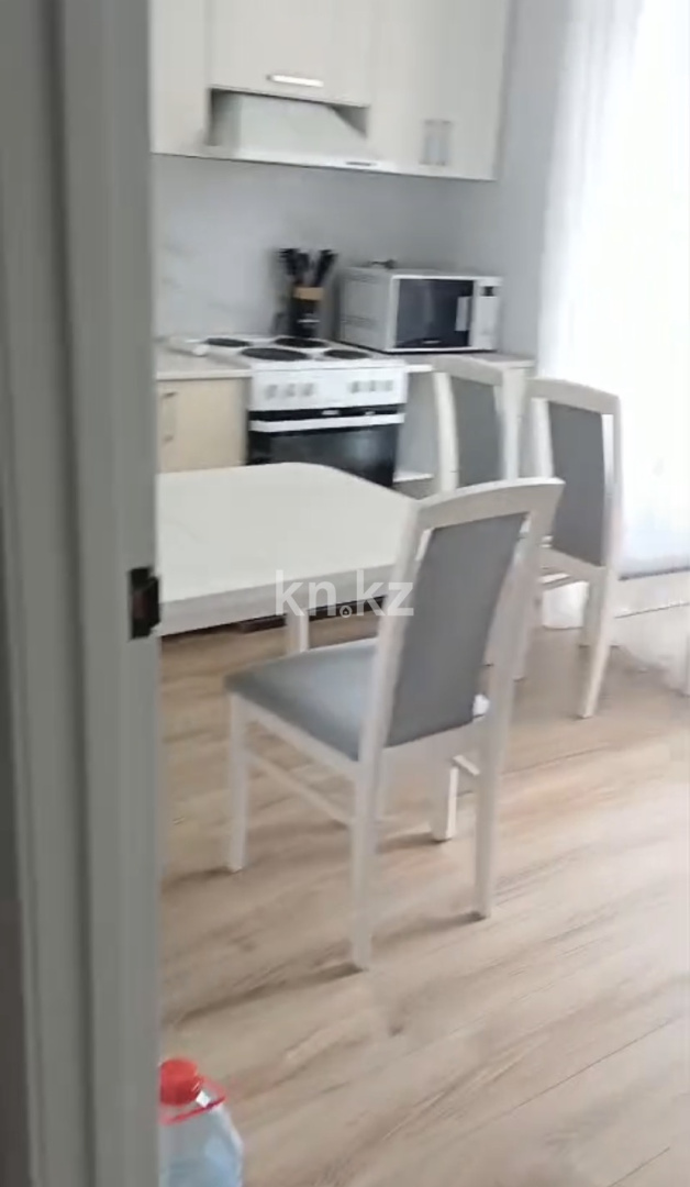Аренда 1-комнатной квартиры, 44 м² в Астане
