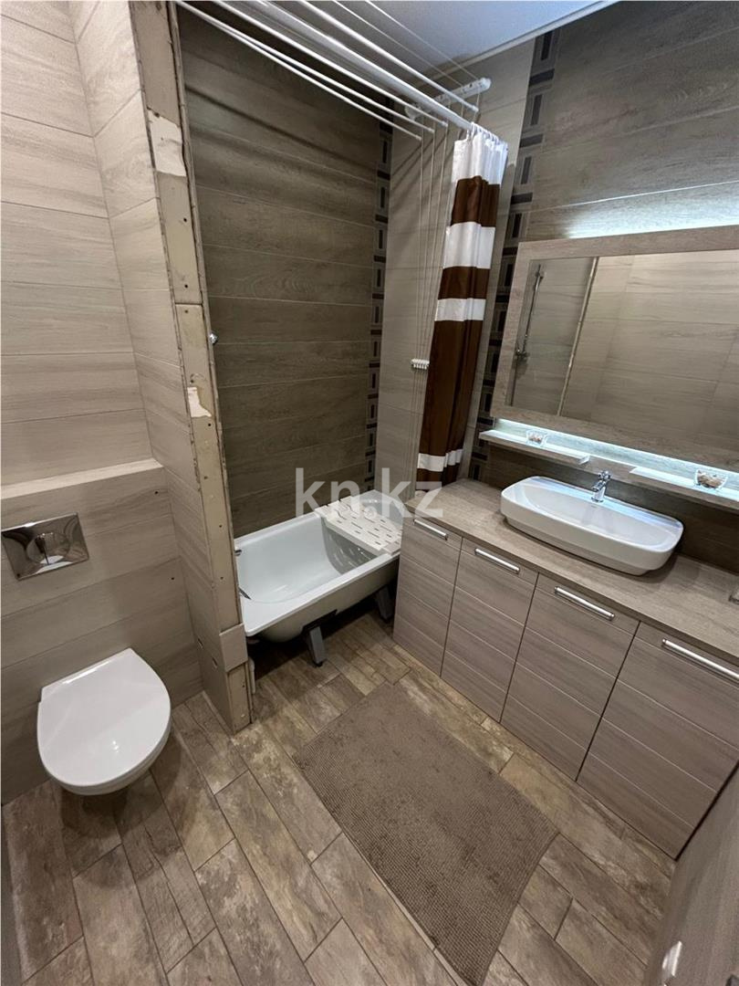 Продажа 2-комнатной квартиры, 65 м², ул. Алиханова, дом  37/4 в Караганде - фото 10