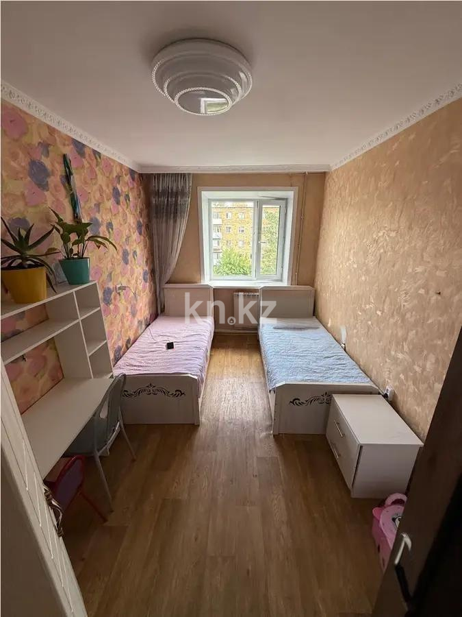 Продажа 3-комнатной квартиры, 58 м², 14-й мкр., дом  20 в Караганде - фото 3