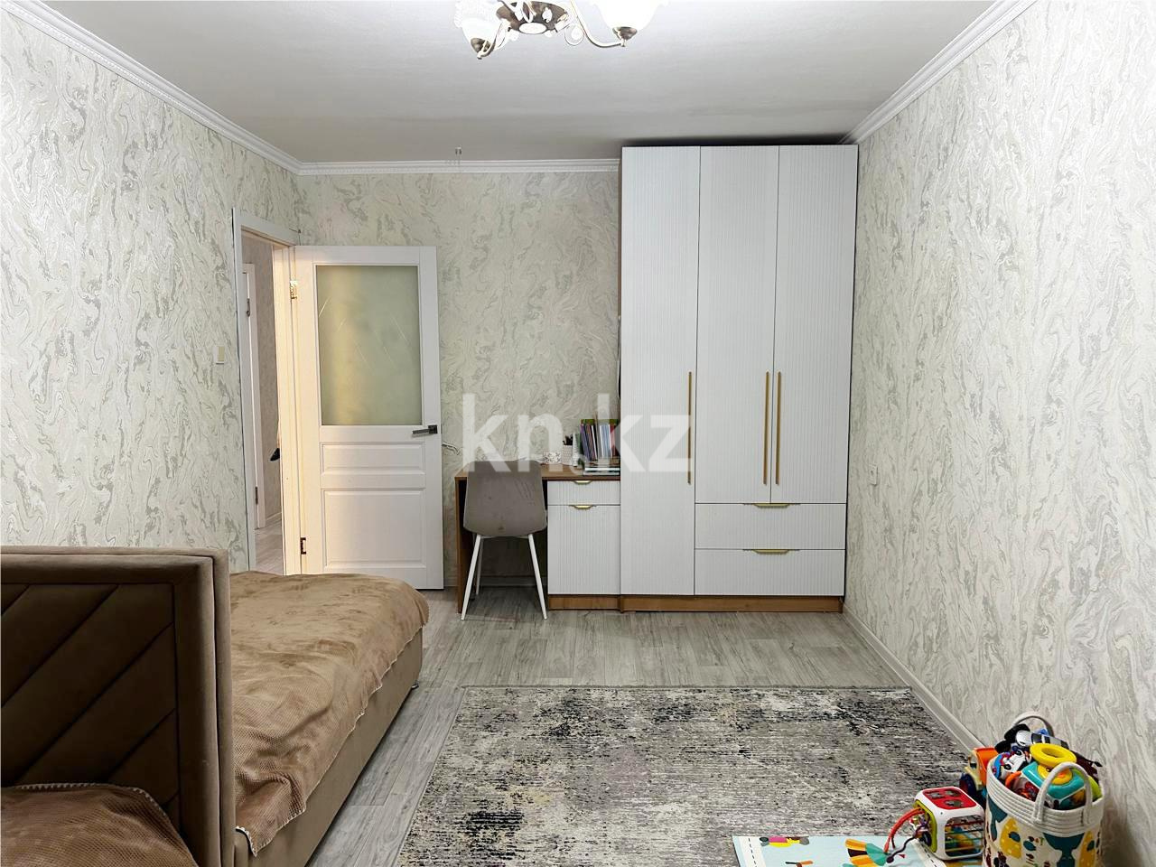 Продажа 3-комнатной квартиры, 63 м², ул. Муканова в Караганде - фото 6