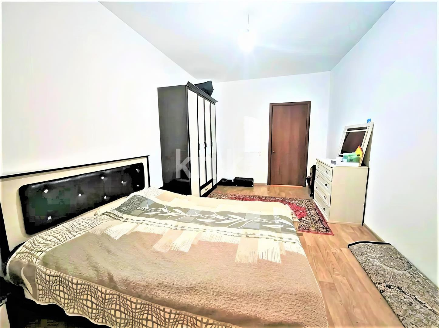 Продажа 2-комнатной квартиры, 67 м², ул. Момышулы, дом  28 в Караганде - фото 4