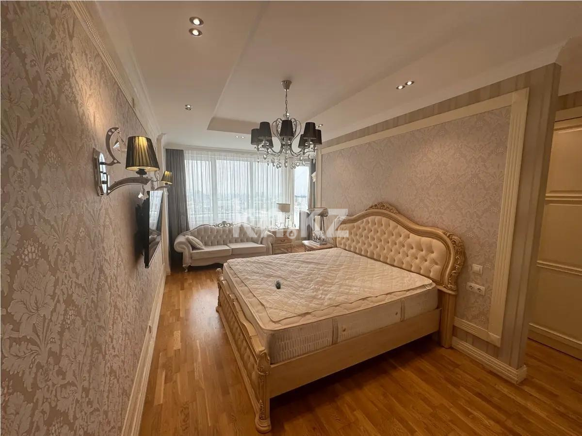 Продажа 5-комнатной квартиры, 255 м², пр. Назарбаева, дом  223 б3а в Алматы - фото 2